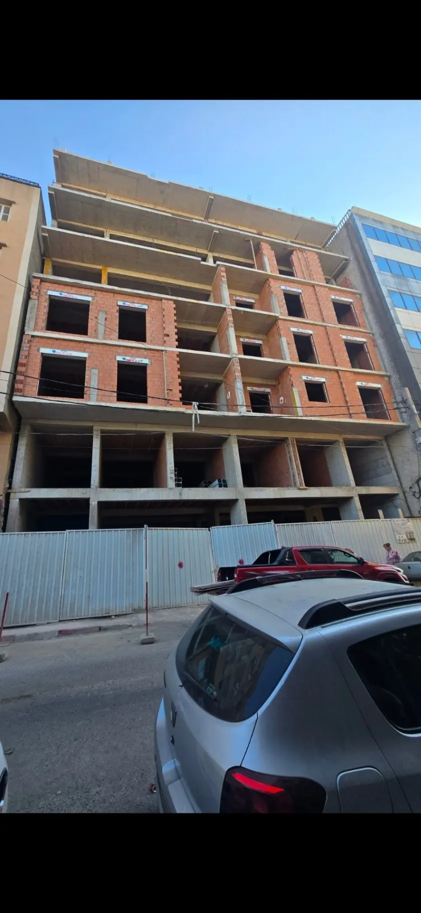 Pose d'elle de salle et faience pour 18 logements